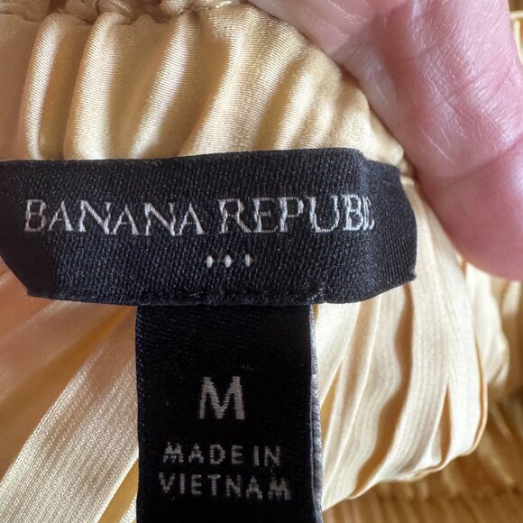 Banana Republic Factory Foil Pleated elasctic waist gold midi skirt size Medium - Picture 6 of 7